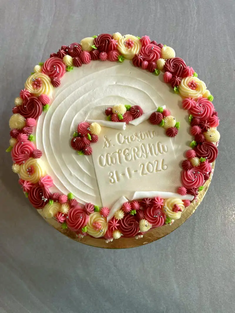 Torta di battesimo personalizzata fatta a mano